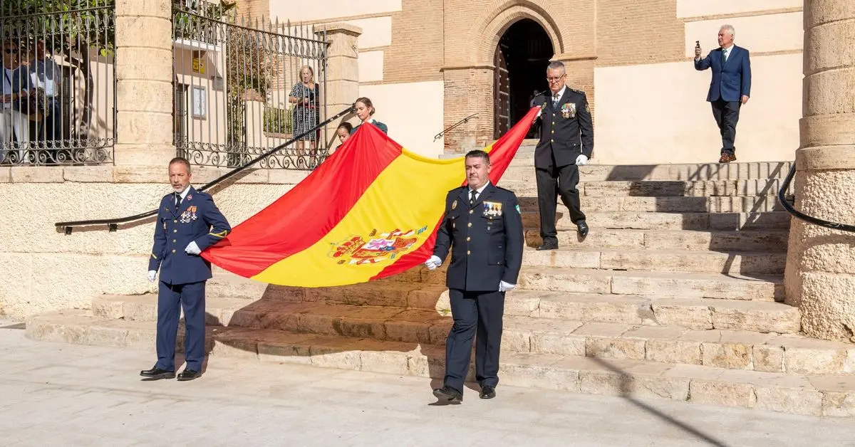 Motril reconoce la labor de la Guardia Civil en el día de su patrona