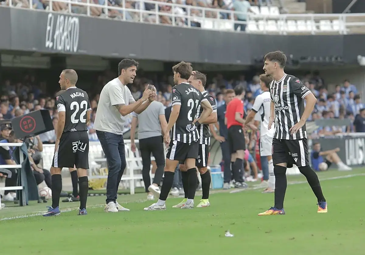 Vélez señala tres claves para reforzar la competitividad del Efesé