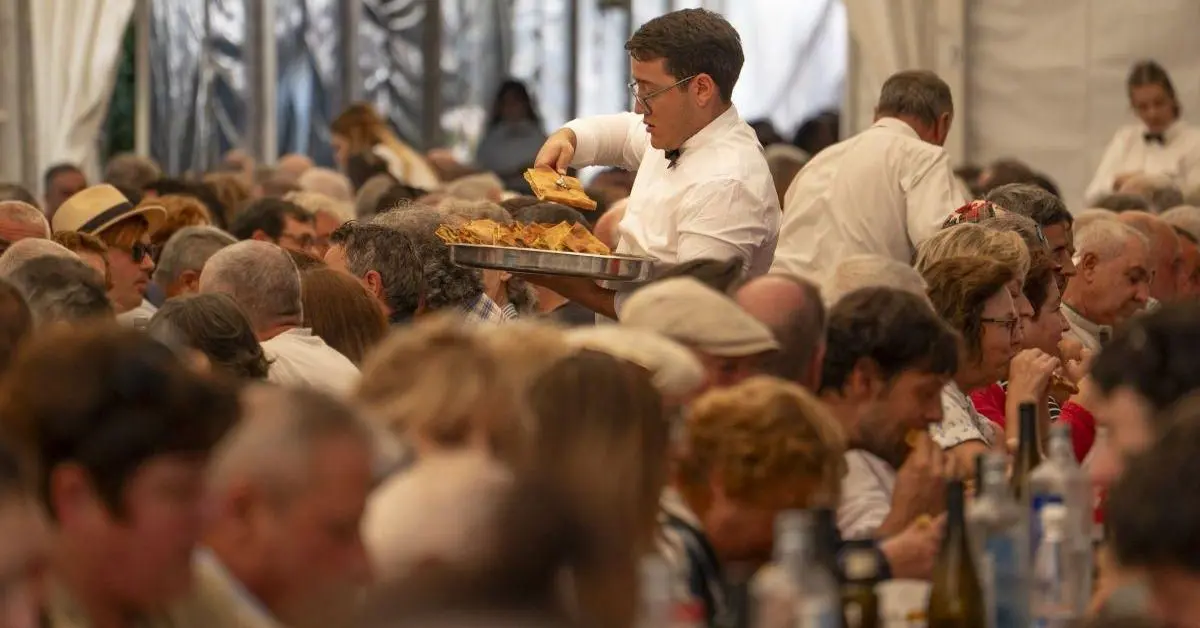 La fiesta de la carne de Montederramo reúne a 1.400 comensales