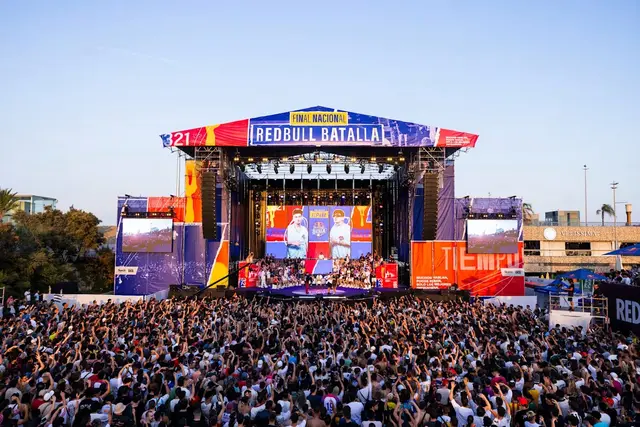 La improvisación toma la Cova Gran con una exhibición de Red Bull Batalla