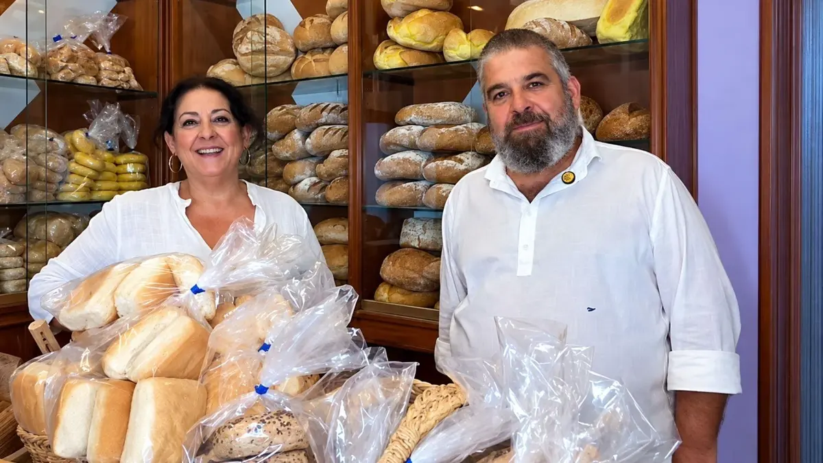 La Gallina Violeta pone el foco en el trato cercano en su panadería de Jerez