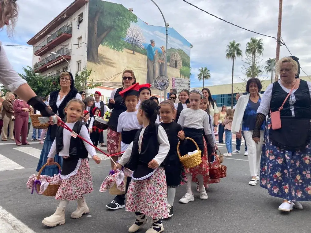 La bendición de los frutos reúne a 25 jóvenes agricultores en Roda de Berà