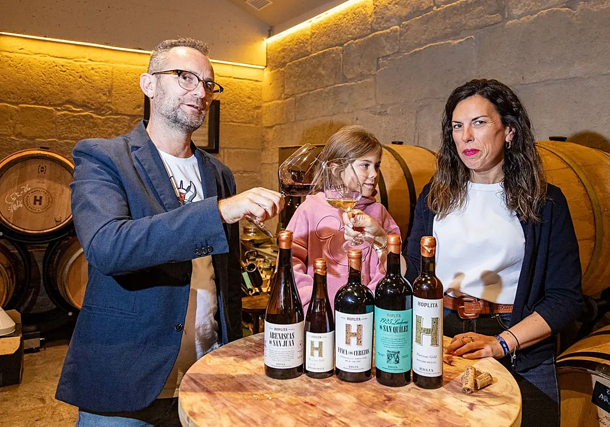 Hoplita lleva sus vinos de finca al mercado desde un antiguo calado logroñés