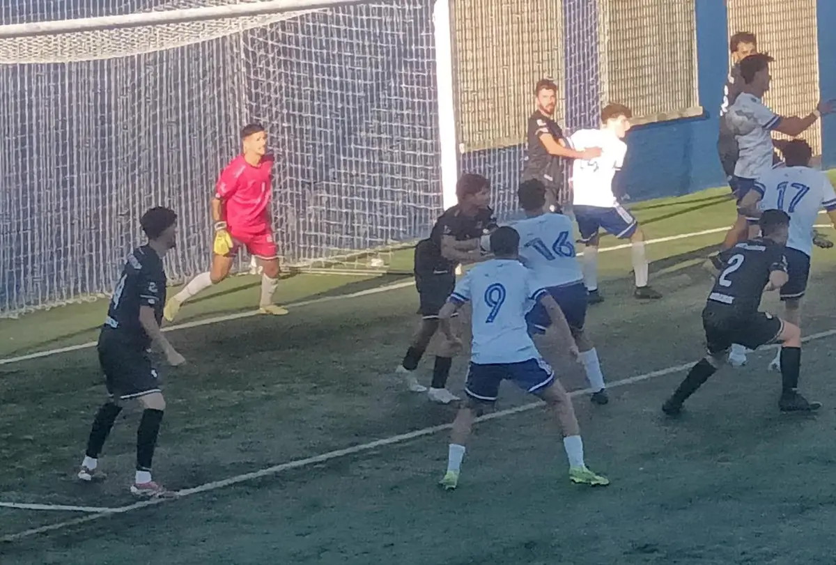 El Sitges desaprovecha su oportunidad temprana y vuelve a sufrir ante el gol