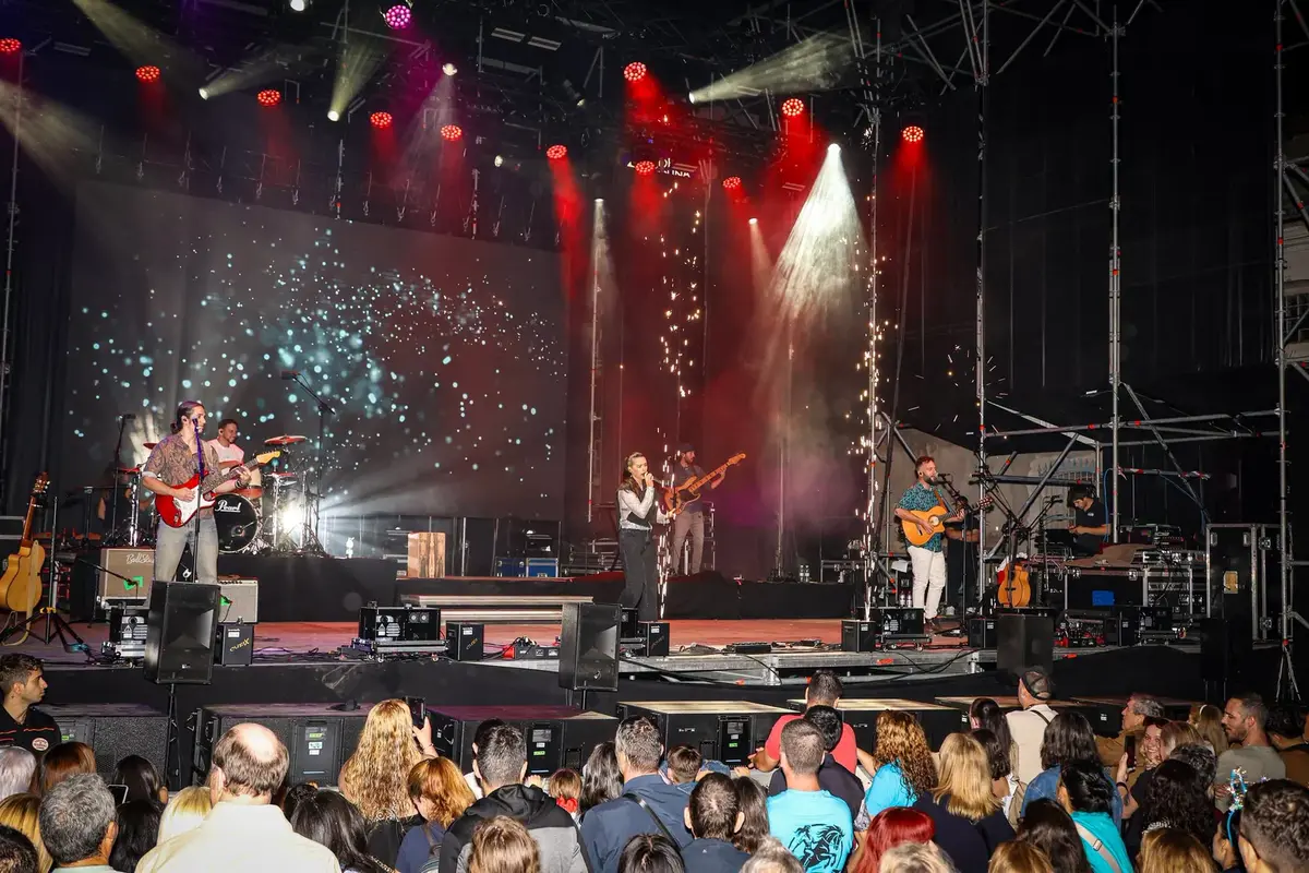 Alhama celebra su feria anual con música, solidaridad y desfile