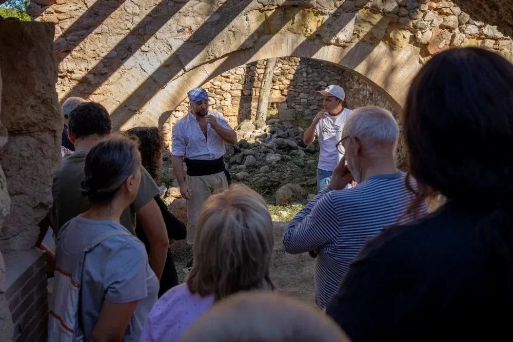 La Granja dels Frares reúne a cerca de 85 personas en una visita teatralizada