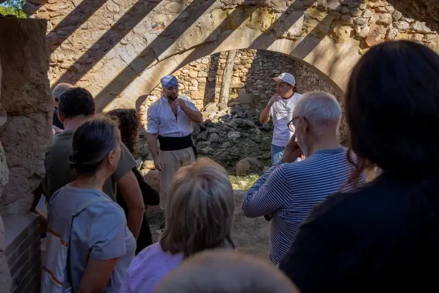 La Granja dels Frares reúne a cerca de 85 personas en una visita teatralizada