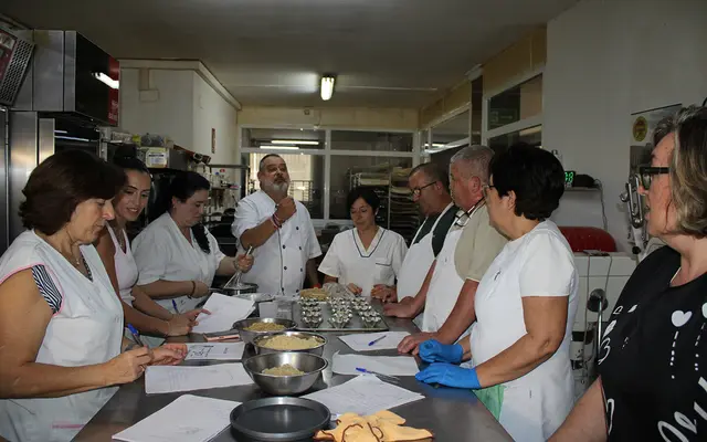 Panaderos conquenses completan un curso avanzado de bollería para sus obradores