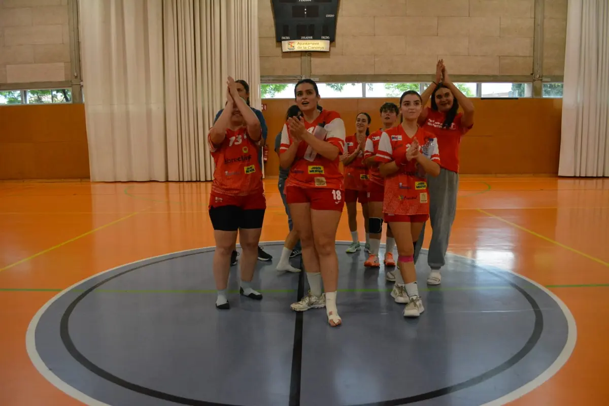 El Tortosa femenino se impone por diez goles y encadena tres triunfos