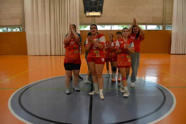 El Tortosa femenino se impone por diez goles y encadena tres triunfos