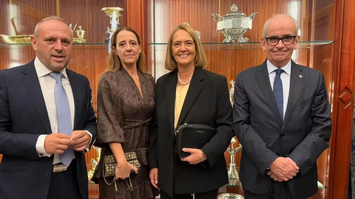 La alcaldesa de Motril acude a la recepción por la Fiesta Nacional en el Palacio Real