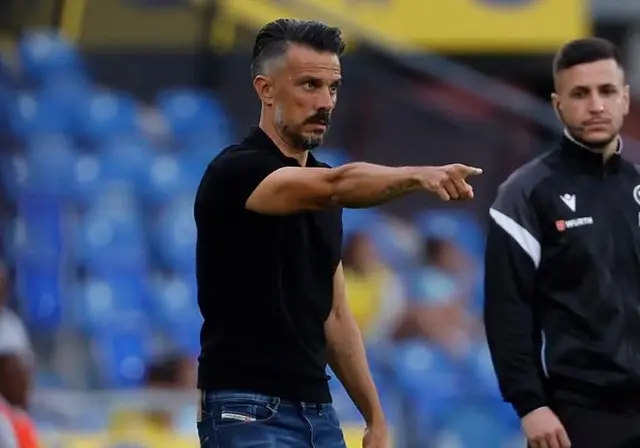 Las Palmas pone fin a la etapa de Rubén de la Barrera tras nueve jornadas