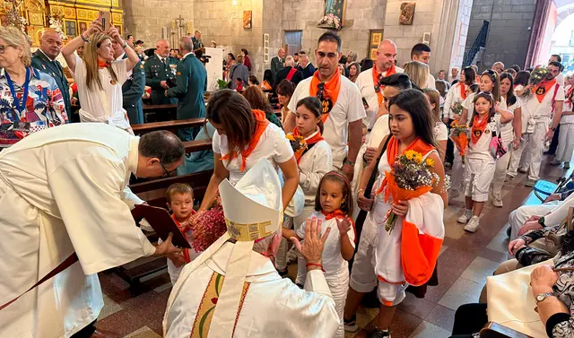 Fraga celebra su jornada grande con misa baturra y ofrenda al Pilar