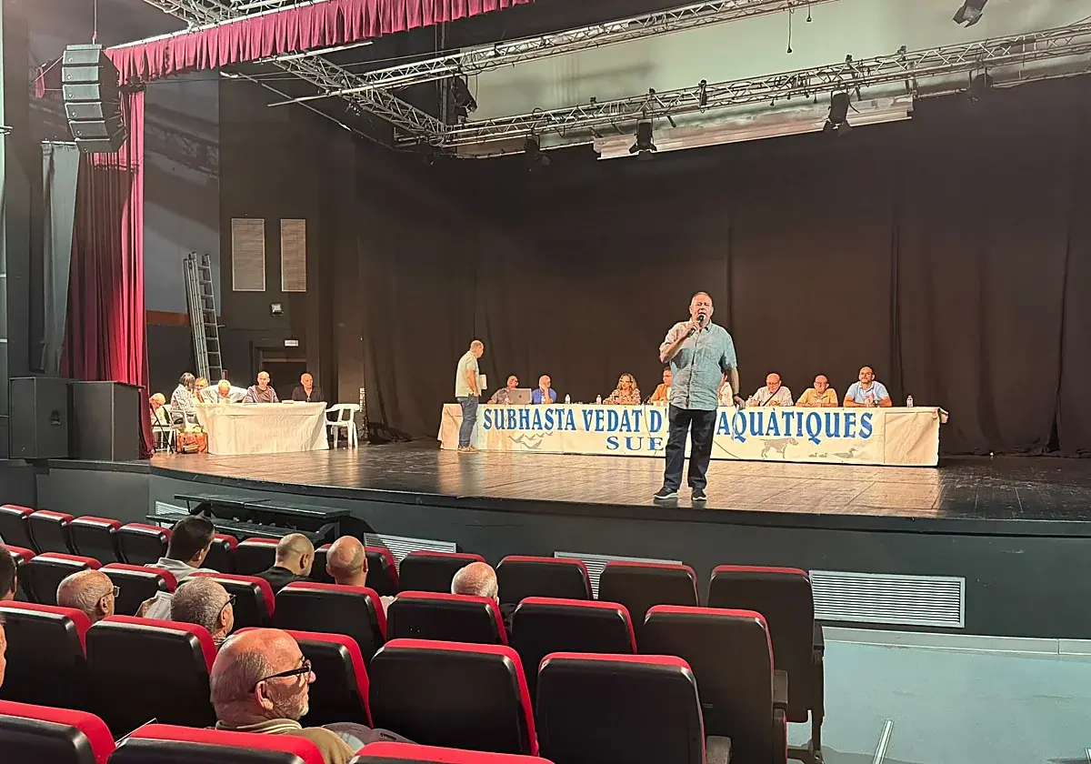 Una replaza de caza alcanza casi 20.000 euros en la subasta de Sueca