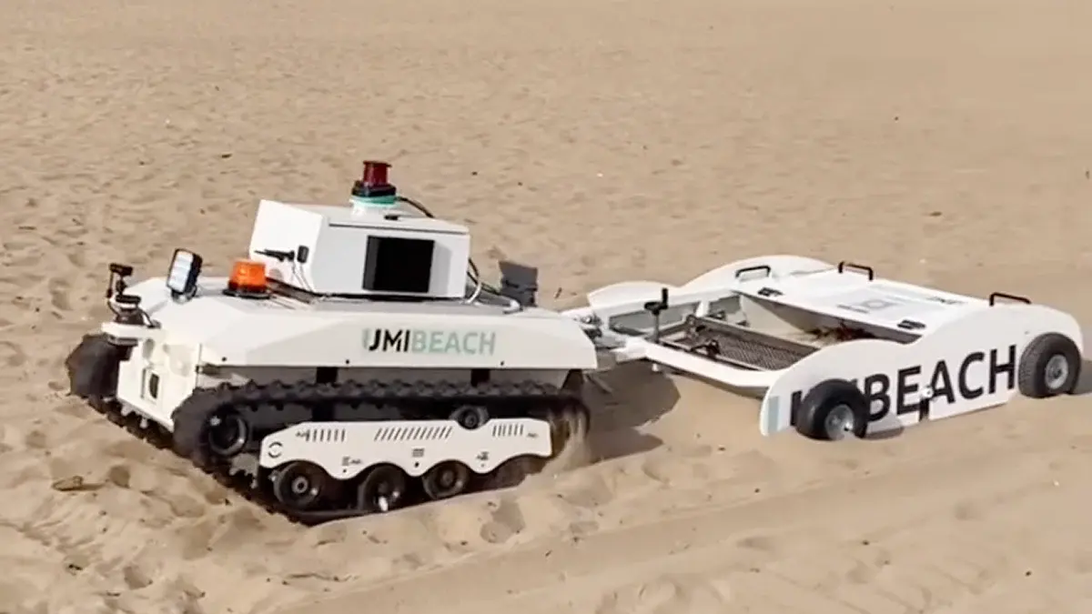 Robots autónomos retiran colillas de las playas de Santander