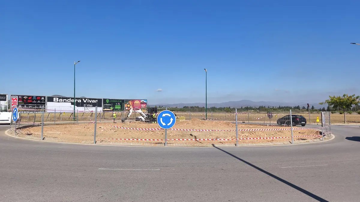 Alhaurín de la Torre ultima cambios en un cruce junto a la zona comercial