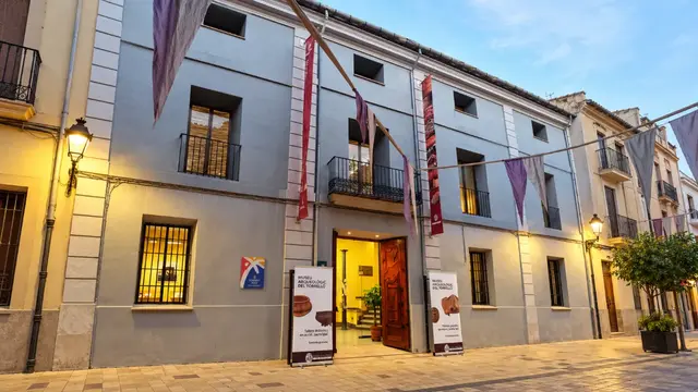 Una ruta gratuita vuelve a recorrer la historia citrícola de Almassora