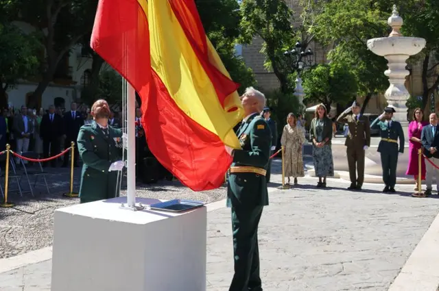 La Plaza Mayor acogió por primera vez el homenaje de la Guardia Civil en Osuna