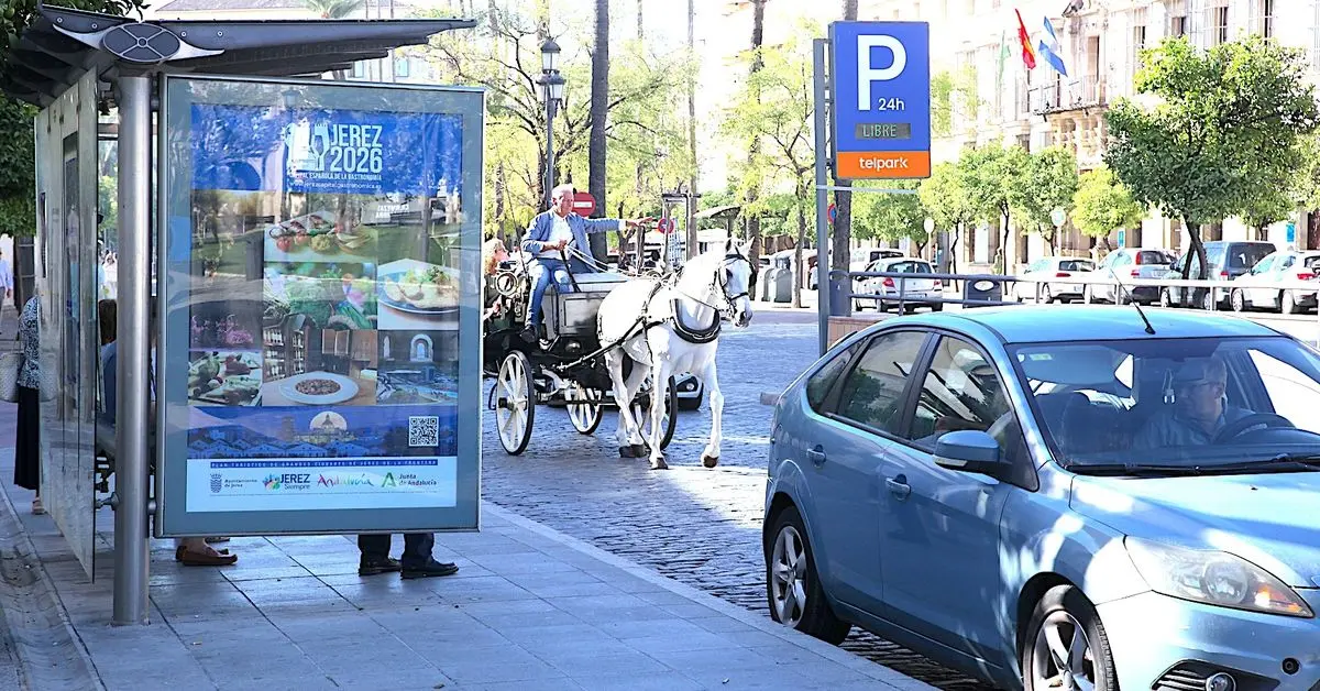 Jerez abre la licitación para renovar marquesinas y mupis