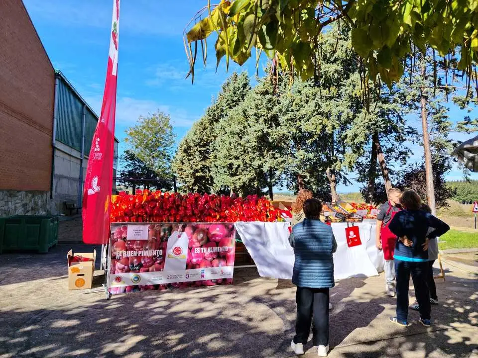 La primera gran feria de Micereces de Tera congrega a 350 personas