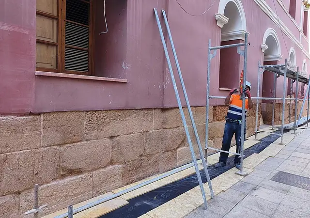 El Teatro Guerra inicia la renovación de sus fachadas en Lorca