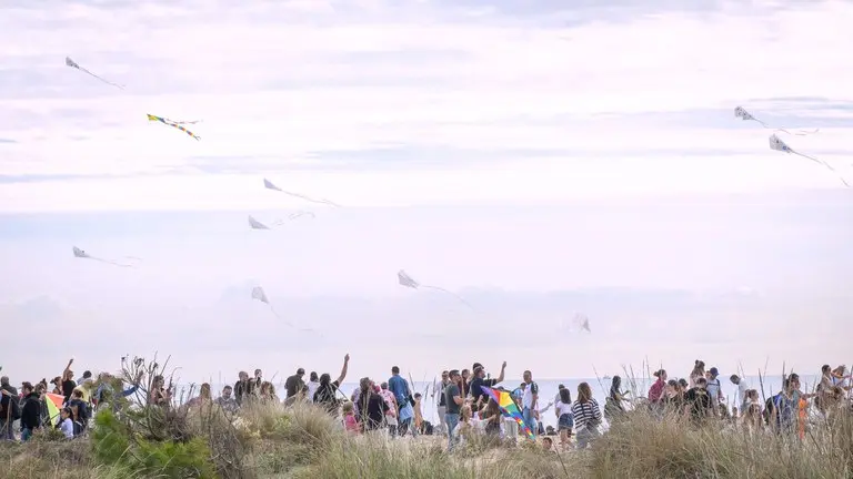 Castelldefels celebra una nueva edición del festival Cometas por la Paz