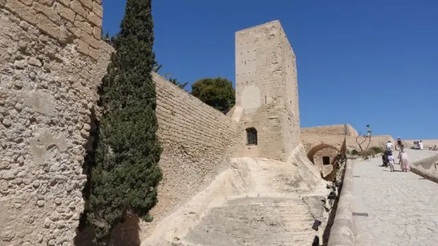 El Castillo de Santa Bárbara recibirá 143.672 euros para nuevas restauraciones