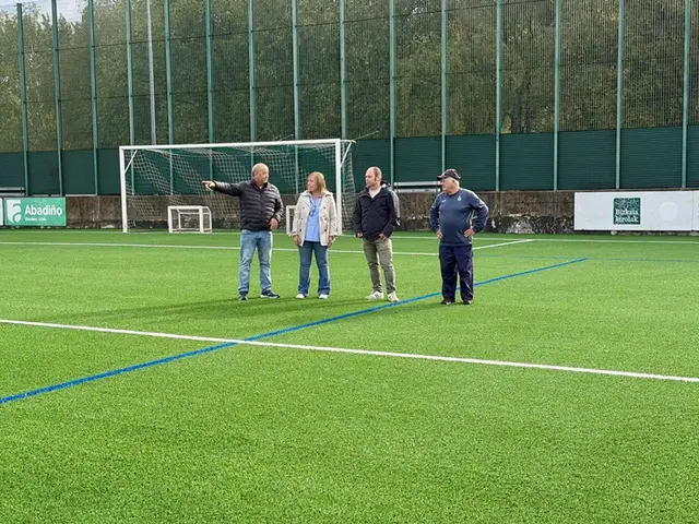 Astola ya cuenta con el terreno de juego renovado tras una inversión municipal de 280.000 euros