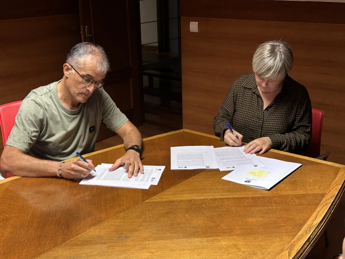 Mutriku cede durante 25 años el tejado de la Escuela de Música para instalar placas solares