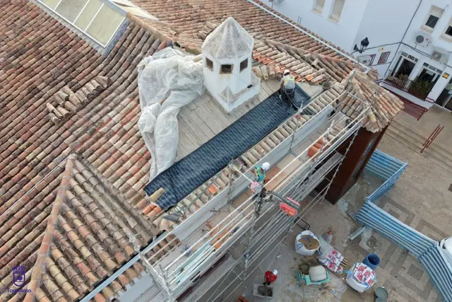 La Posada de los Portales inicia la reparación de su cubierta en Tomelloso