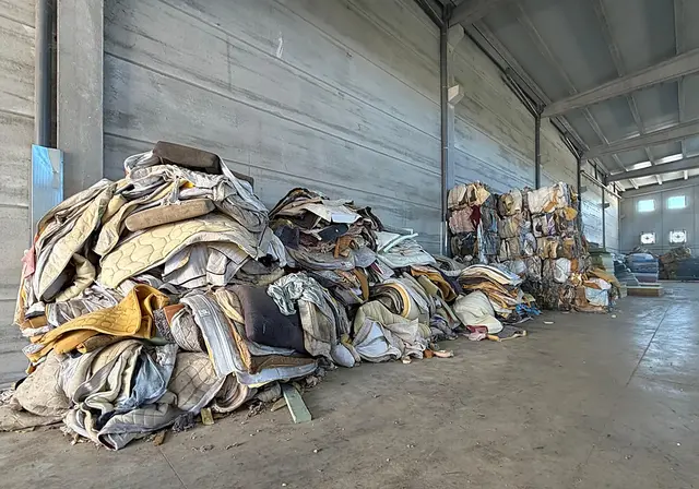 EcoAqua recupera el material de más de 5.000 colchones de la dana