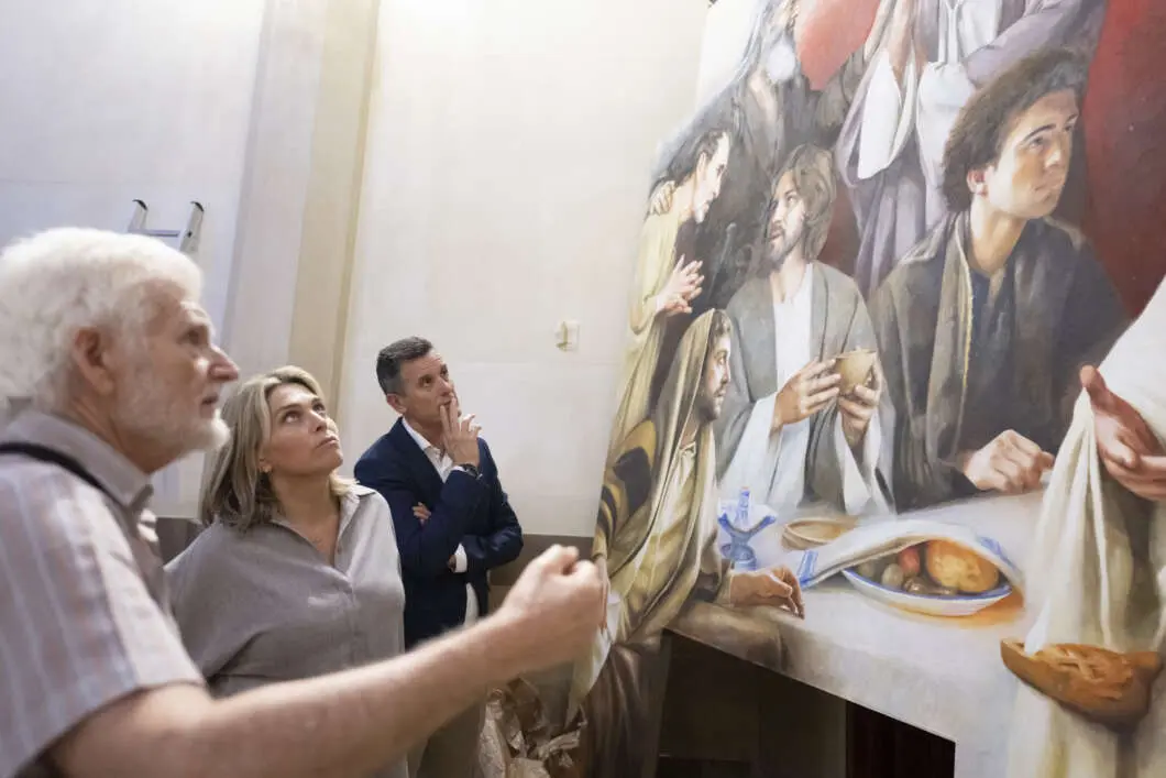 La Última Cena de Traver Calzada se instala en la Cocatedral de Castelló