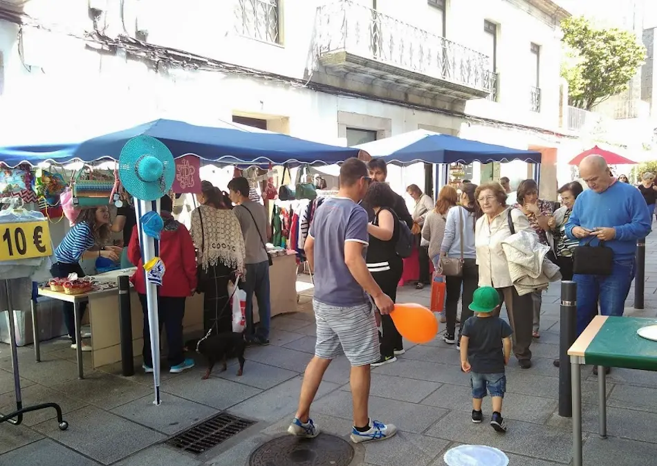 La plaza de Avelino Vicente acogerá el sábado la feria comercial de A Guarda
