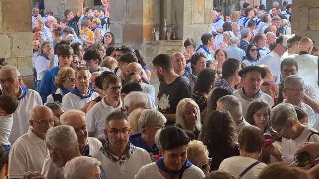 Durango llena de público la plaza del Ayuntamiento por San Fausto