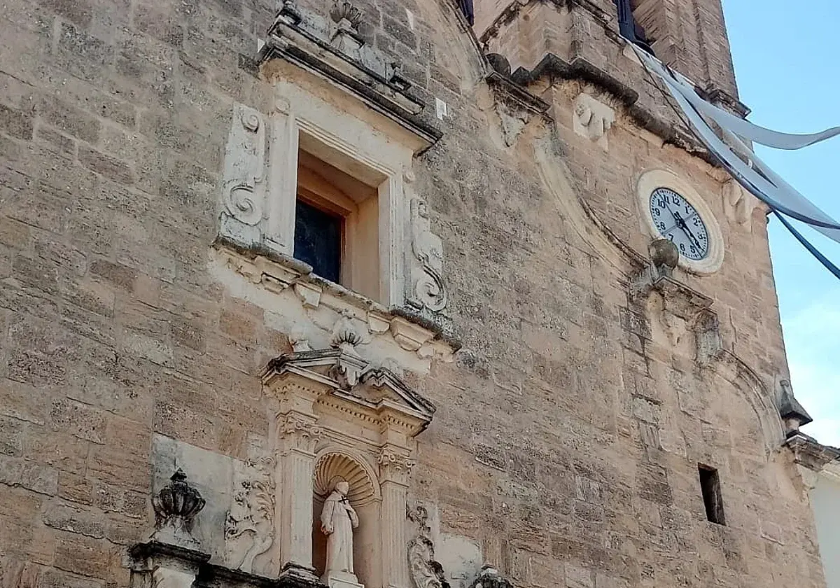 La campana seguirá sin sonar por la noche mientras se evalúa su impacto acústico