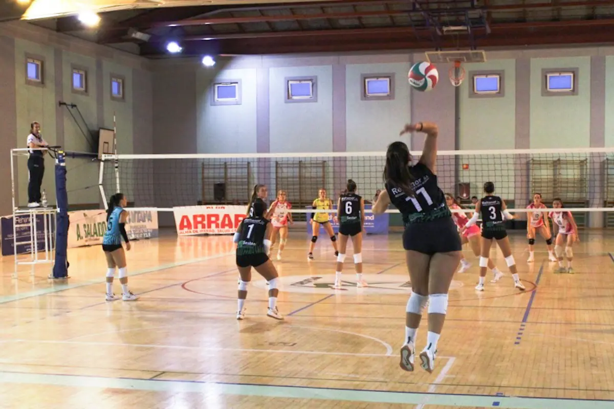 El Voleibol Collado Villalba vuelve a ganar con sus dos equipos de Superliga 2
