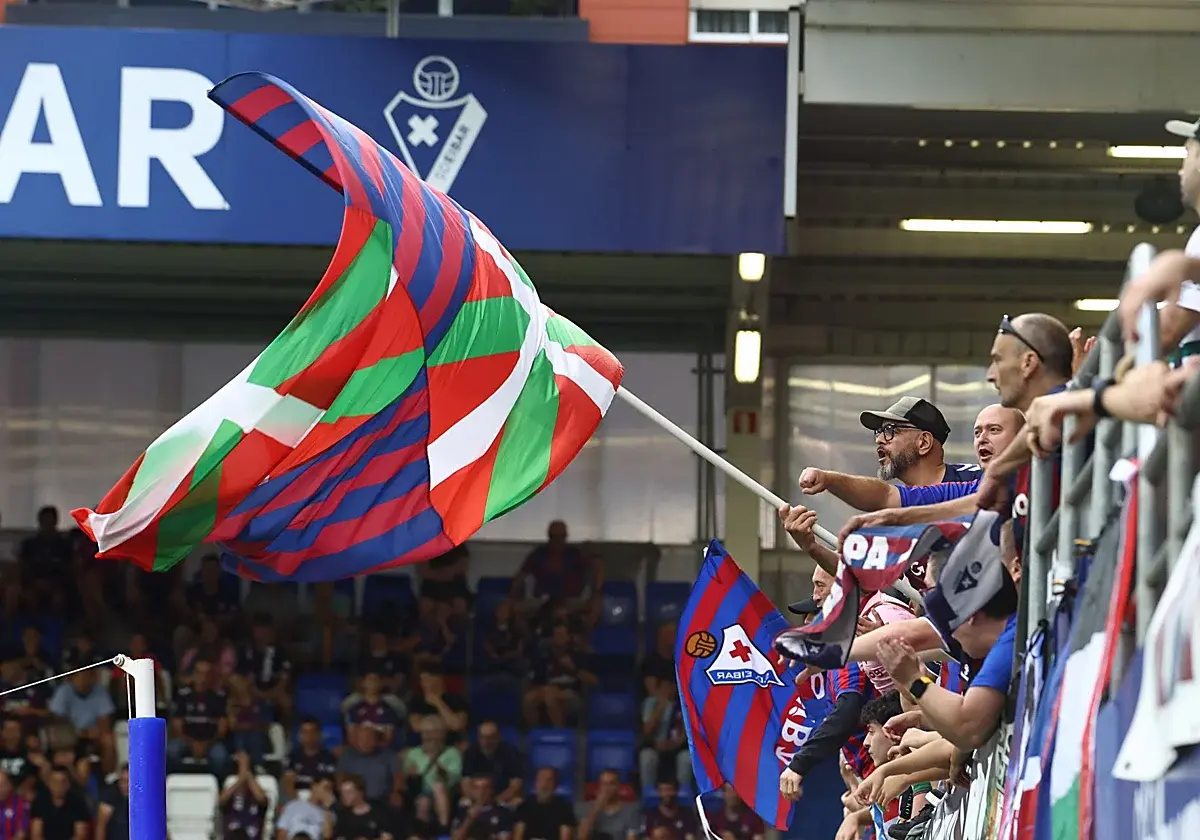 El Eibar abre la venta de localidades para sus próximos duelos en Ipurua
