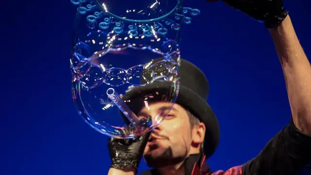 Dreaming Bubbles llevará la magia de las pompas al Teatro Compostela