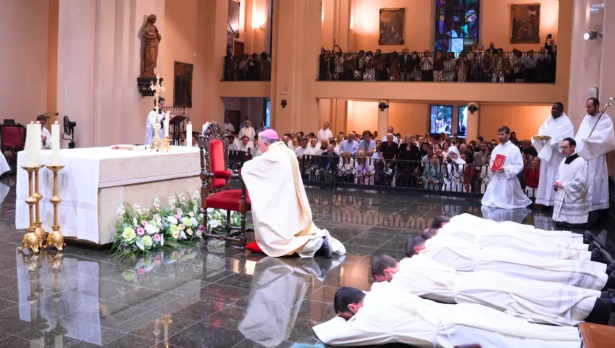 Cinco nuevos sacerdotes reciben la ordenación en el Cerro de los Ángeles