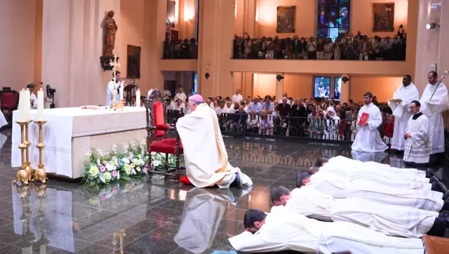 Cinco nuevos sacerdotes reciben la ordenación en el Cerro de los Ángeles