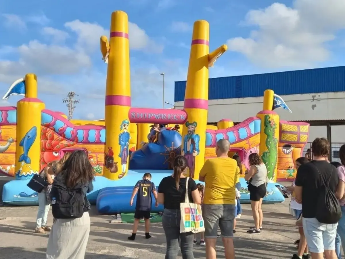 Infancia, música y pólvora ponen el broche al Roser en Almassora
