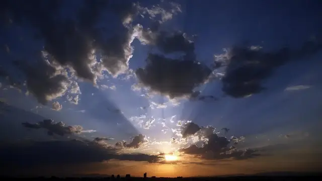 La Comunitat afronta el miércoles con nubes y lluvias débiles en el sur