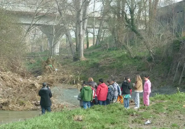 Los centros educativos de Vic estudian tramos de río con el proyecto «Seguim els Rius»