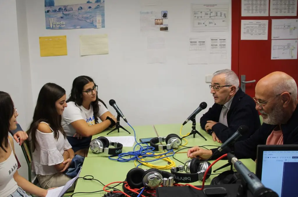 El IES Modesto Navarro lleva la zarzuela a la música y la radio