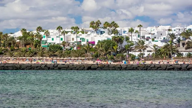 Costa Teguise contará con un plan sobre movilidad y renovación turística