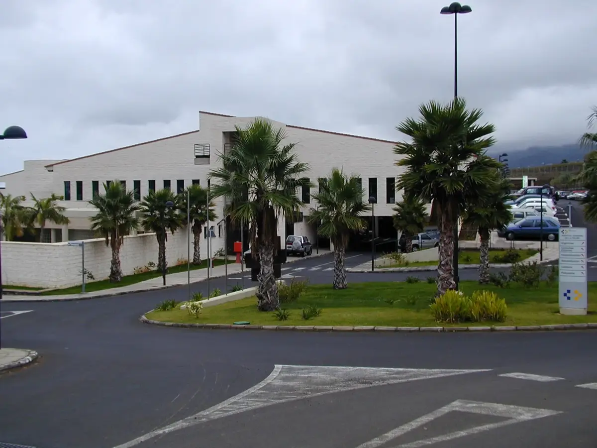 Avanza la reposición de la carpintería del centro de salud de Villa de Mazo