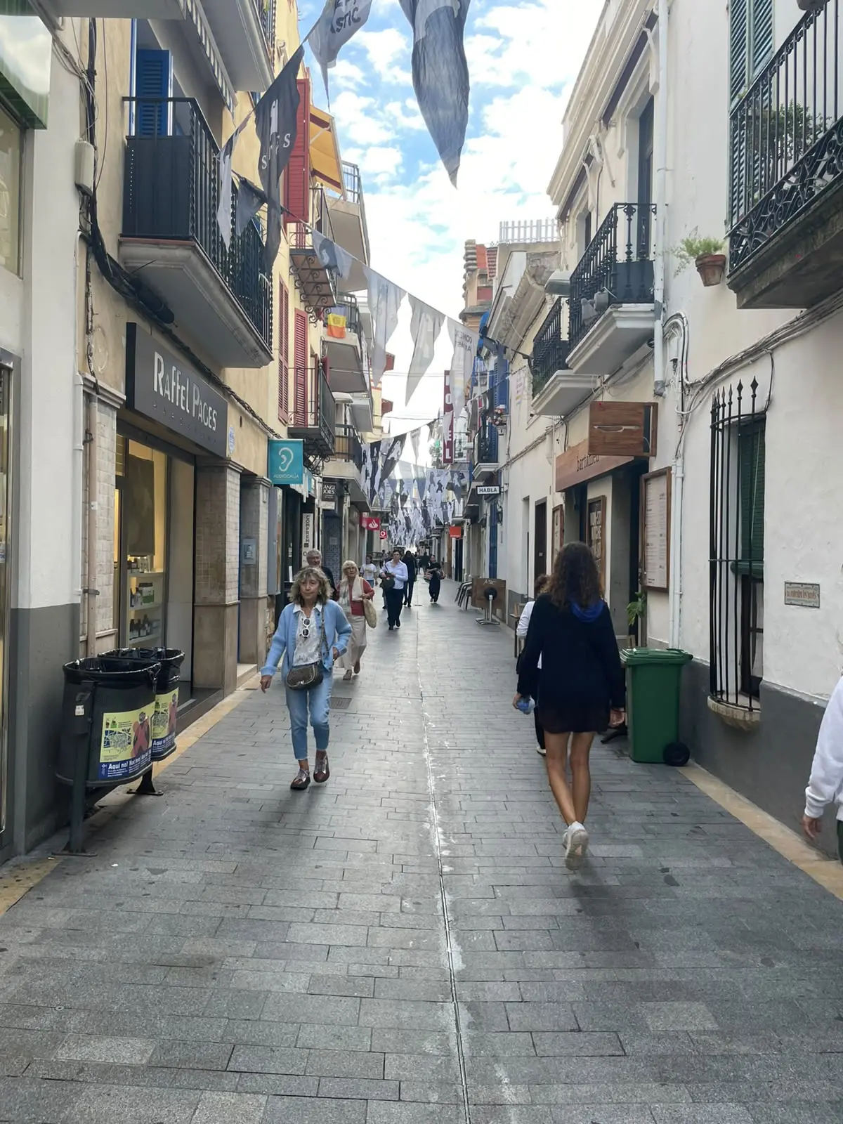 Sitges ofrecerá sesiones online gratuitas sobre las obligaciones de los comercios