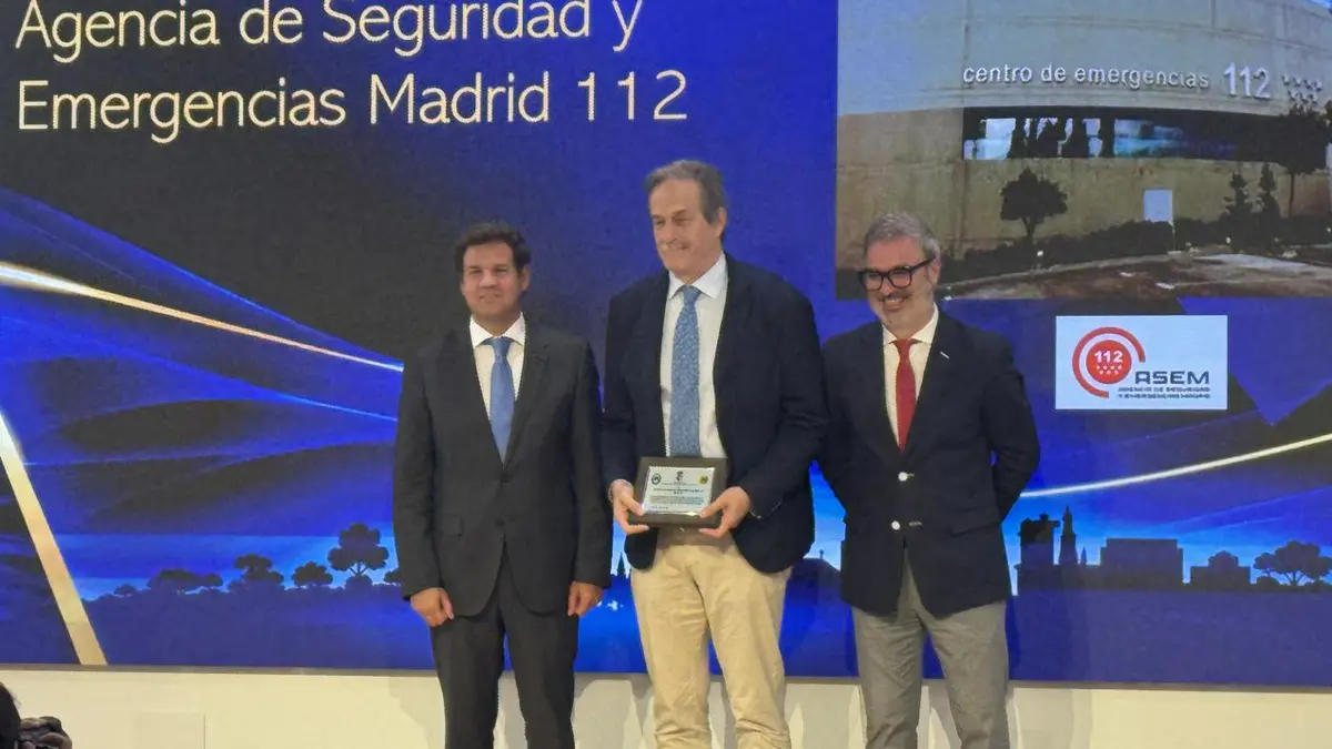 Las Rozas distingue a los equipos regionales de emergencias en el aniversario de SAMER