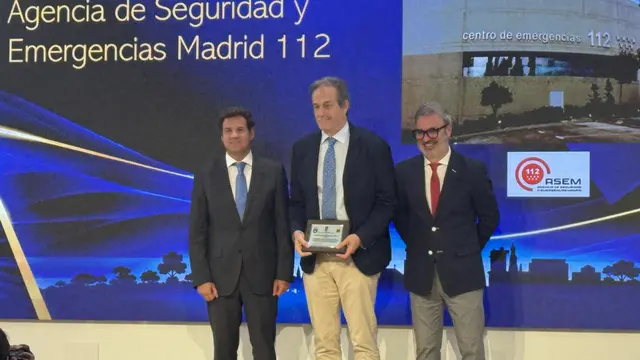 Las Rozas distingue a los equipos regionales de emergencias en el aniversario de SAMER
