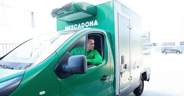 Mercadona sitúa en 975 euros el salario inicial para preparar pedidos a tiempo parcial